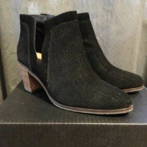 Womens Sorel Lolla Cut-Out Booties
